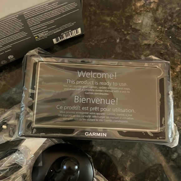 Garmin Drive 61 USA+CAN LM GPS Navigator System with Lifetime Maps, Spoken Turn - Picture 2 of 6